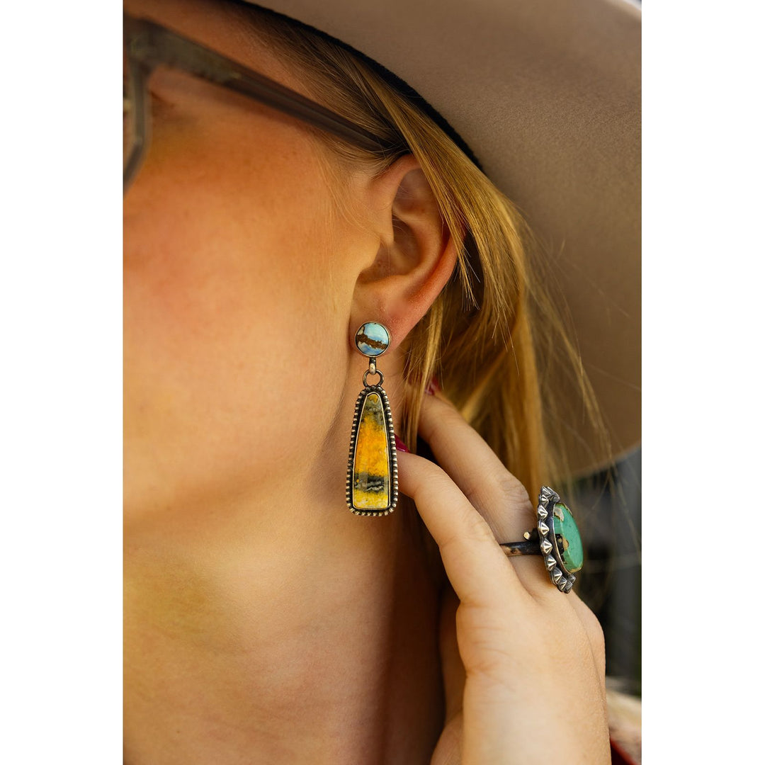 【CAREERNG ピアス】 Leigha Cleveland Golden Hills Turquoise And Bumblebee Jasper Post