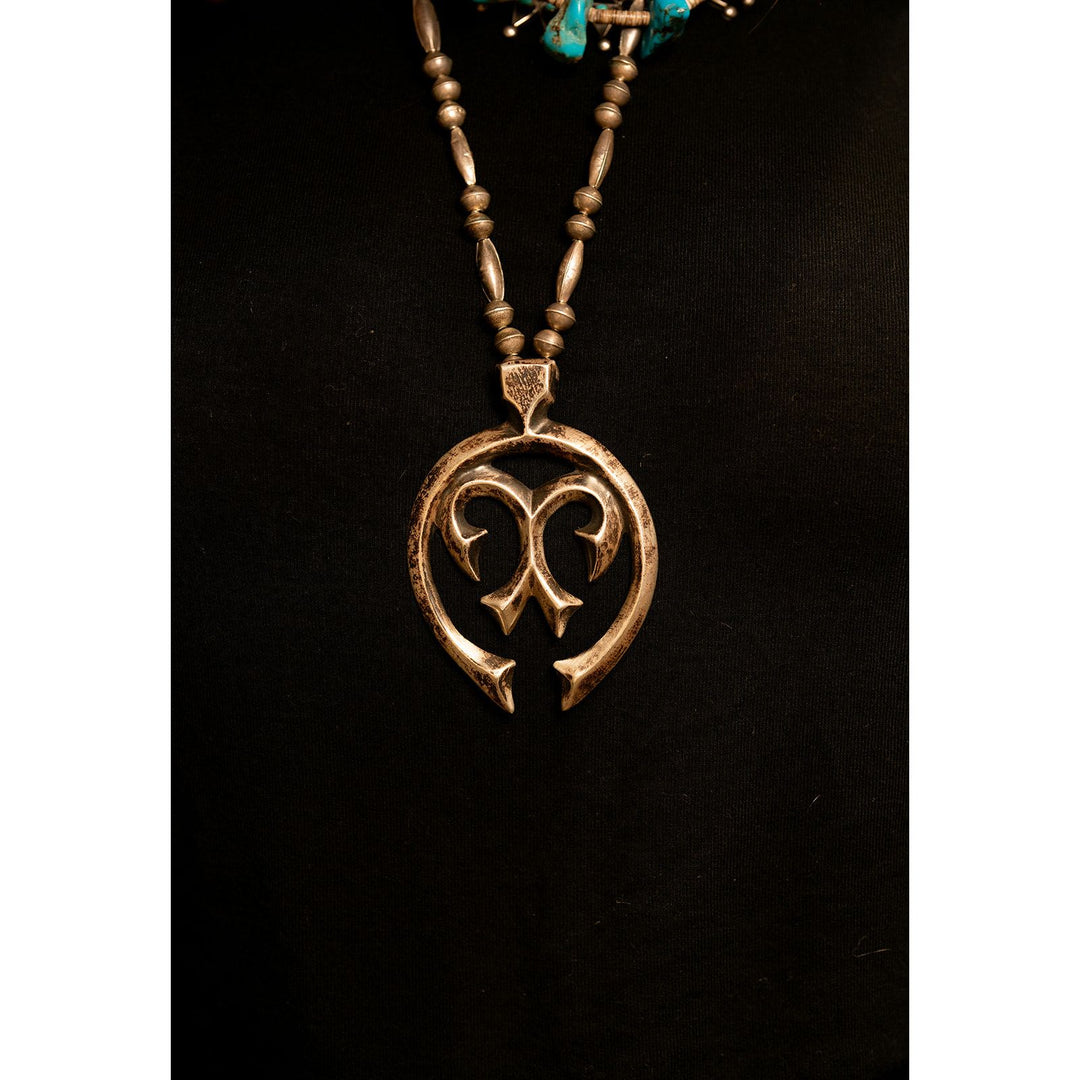 Dead Pawn Vintage Navajo Pearl Naja Necklace Native American Made